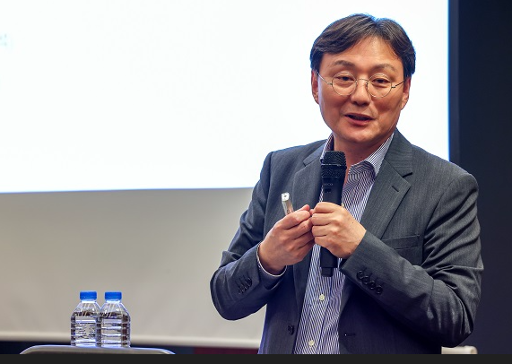 이호 법의학자 사진(3).png