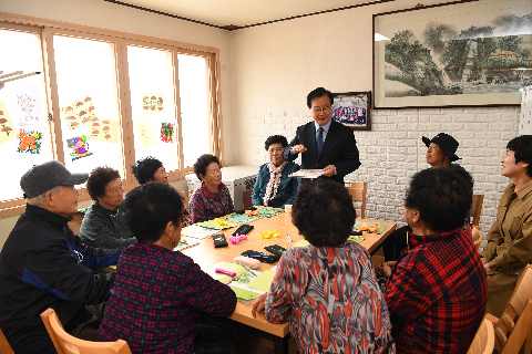 성인문해 진달래학교 환경개선사업 학습장 방문 (12).JPG