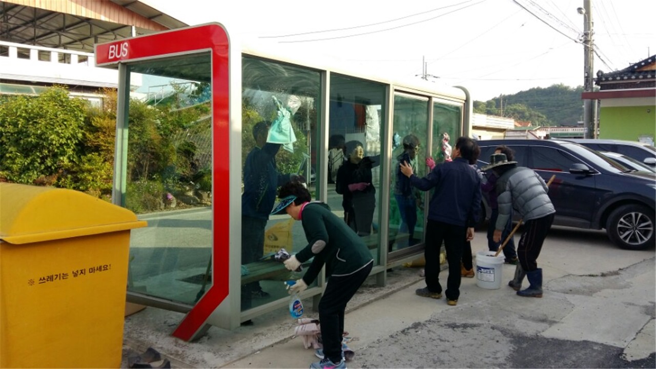 “반짝반짝, 빛나는 완주 용진읍 버스정류장