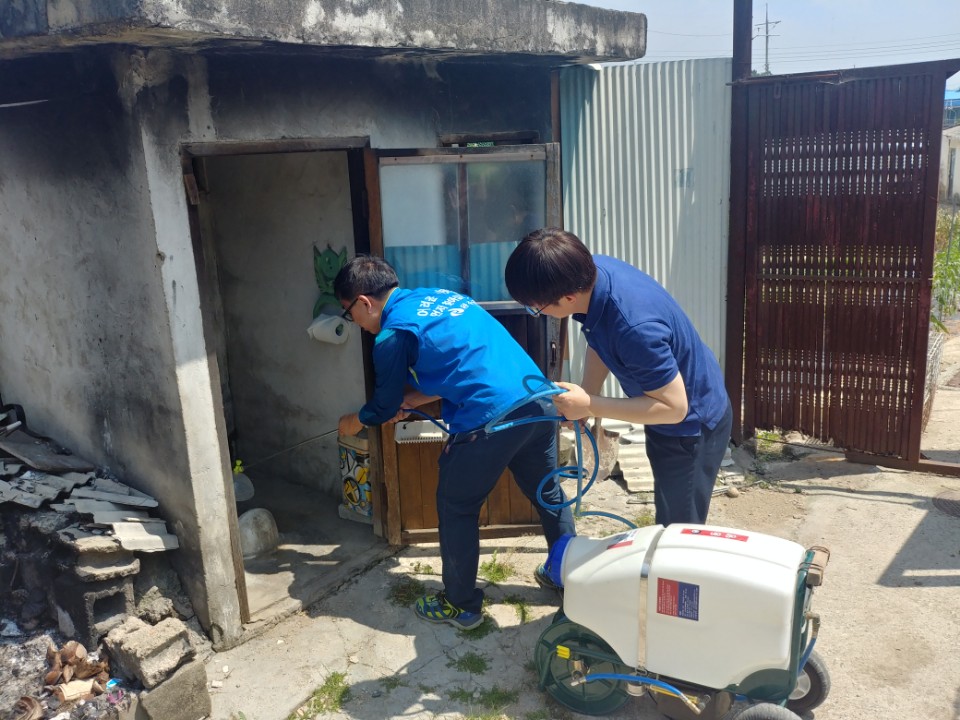 완주군 이서면, 저소득층 가구 해충방제 실시2