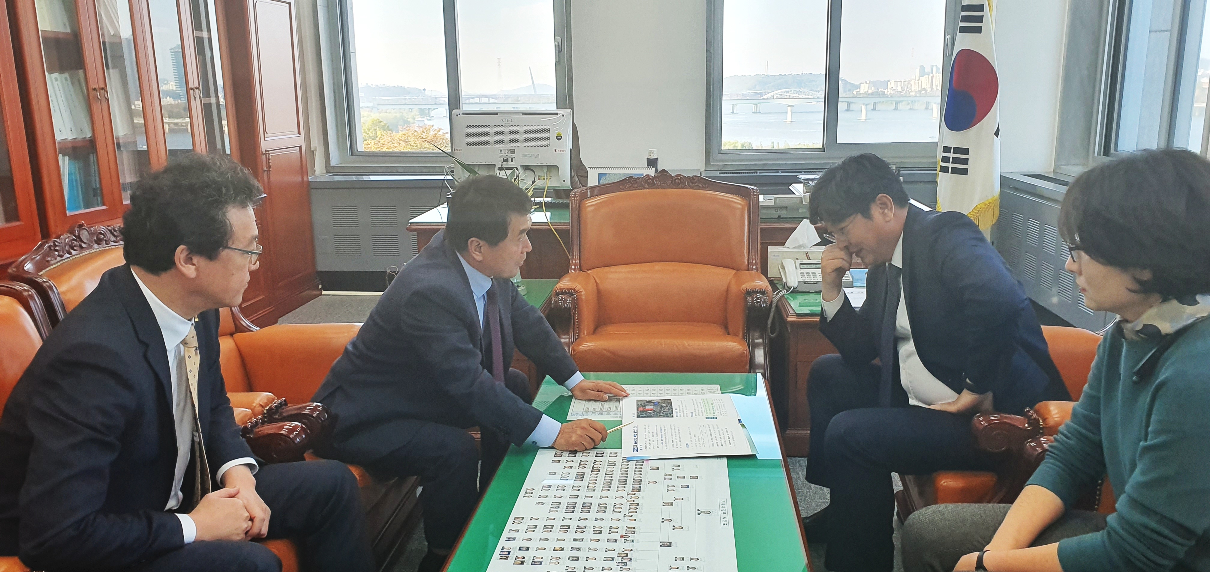 박성일 군수, 재차 국회 방문 연일 강행군2