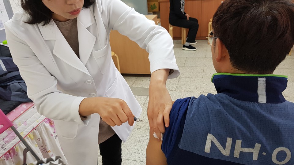 완주군, 어르신 독감접종부터 결핵검진까지1