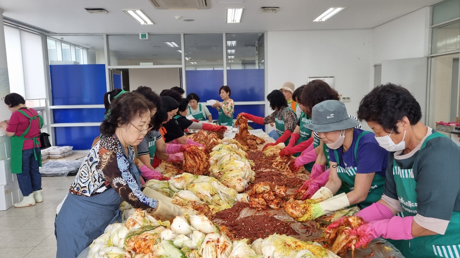 고산면_새마을부녀연합회송편김치나눔 (2).jpeg