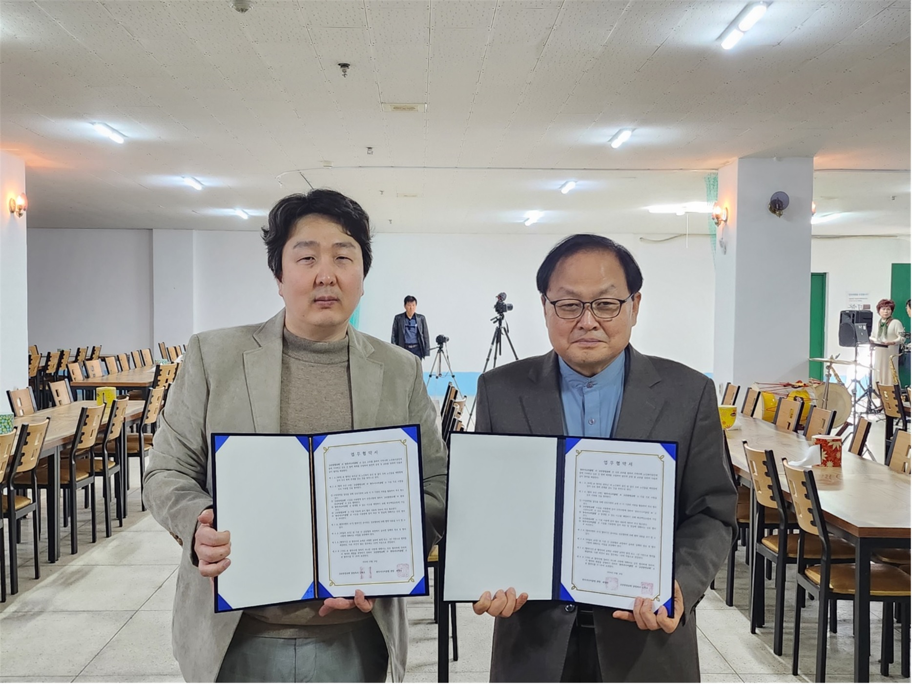 시니어클럽고산중앙교회무료급식협약.jpg