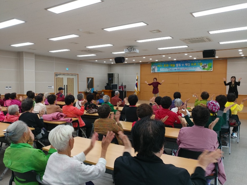 상관마술공연사진.jpg