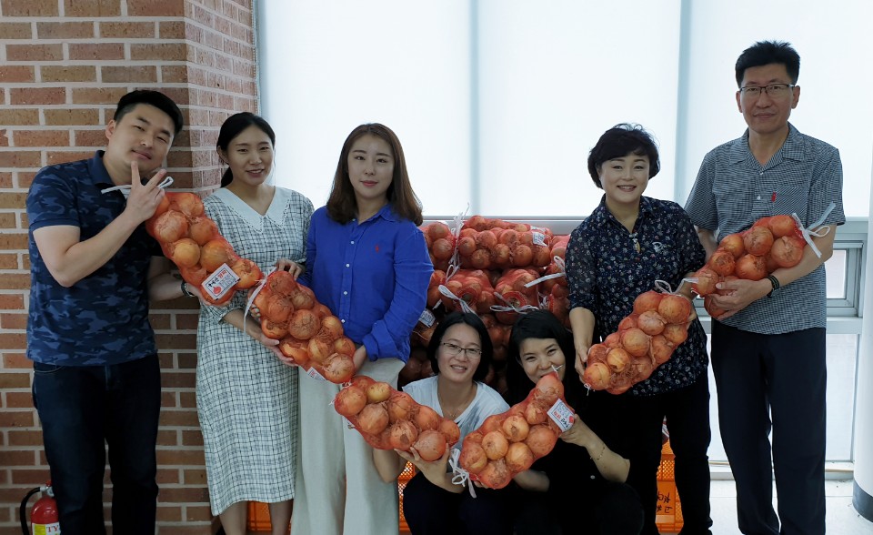 한국수자원공사고산면사무소양파후원(사진).jpg