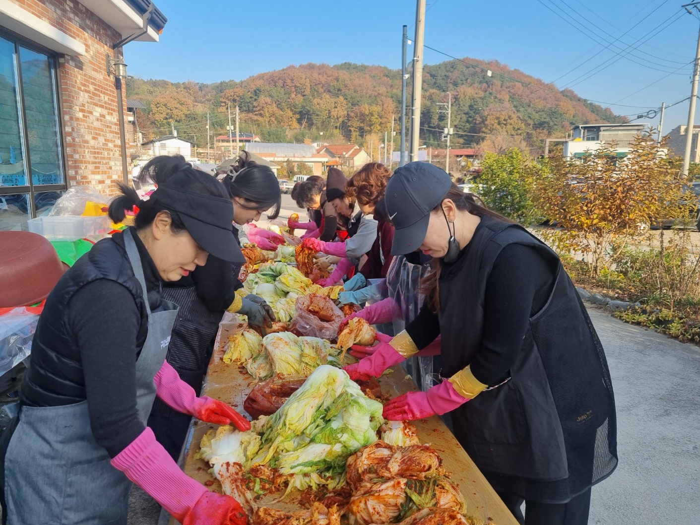 구이노인복지센터 김장나눔 행사 사진 (2).jpg