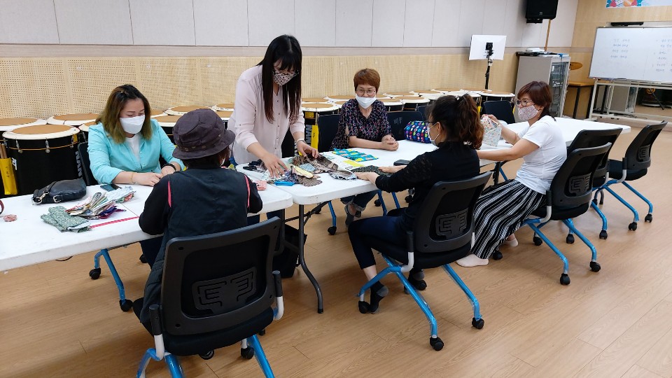 보도사진1(비봉면주민자치프로그램일부개강).jpg