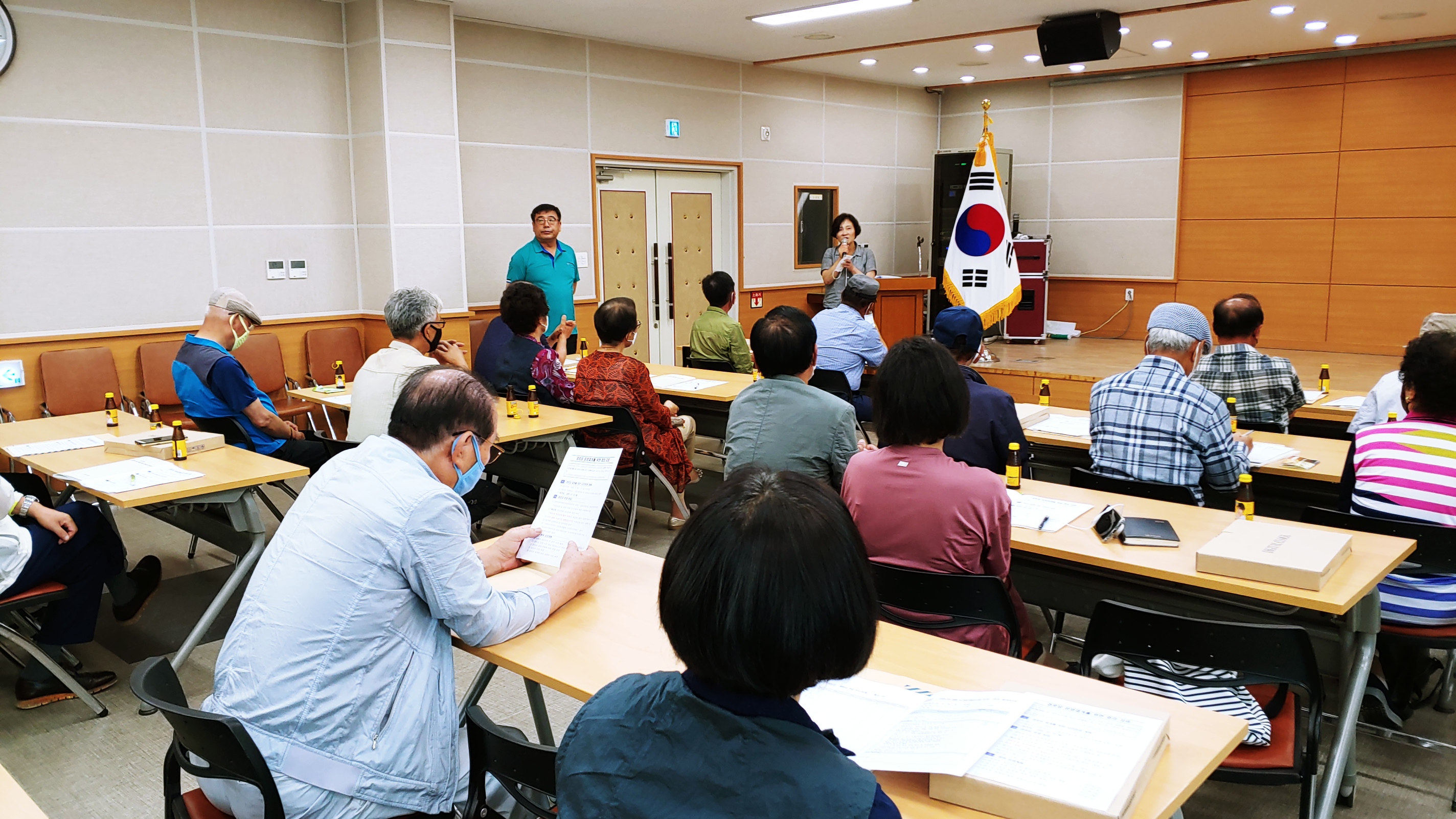 경로당운영재개보도자료사진.jpg