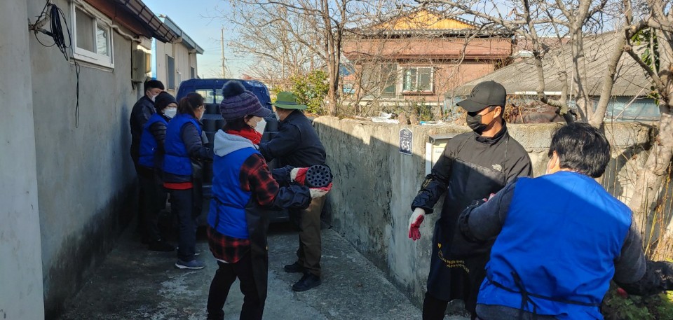 4-h본부삼례읍분회연탄봉사3.jpg