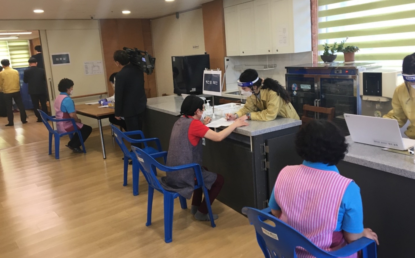 백신접종현장.jpg