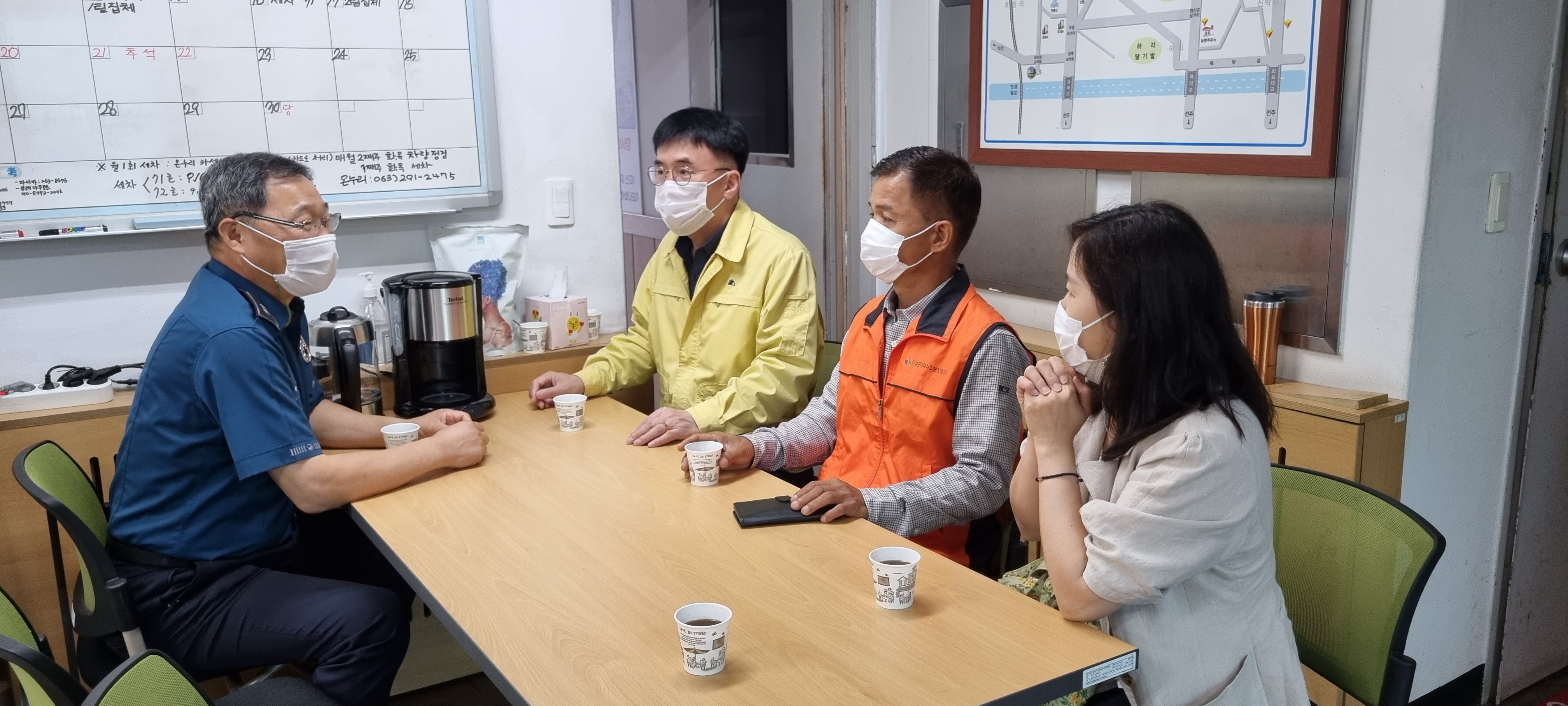 파출소위문.jpg