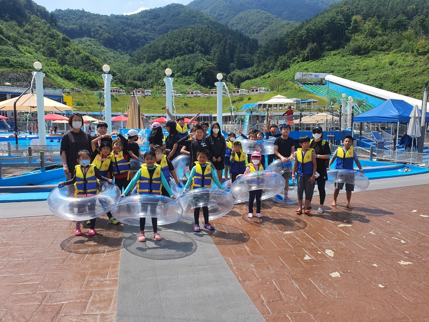 아동센터물놀이.jpg