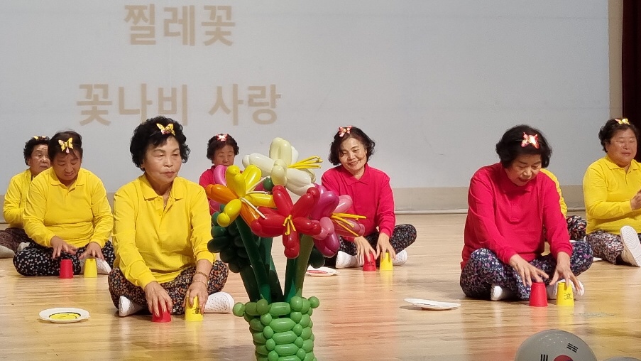 원주경로당컵타공연.jpg