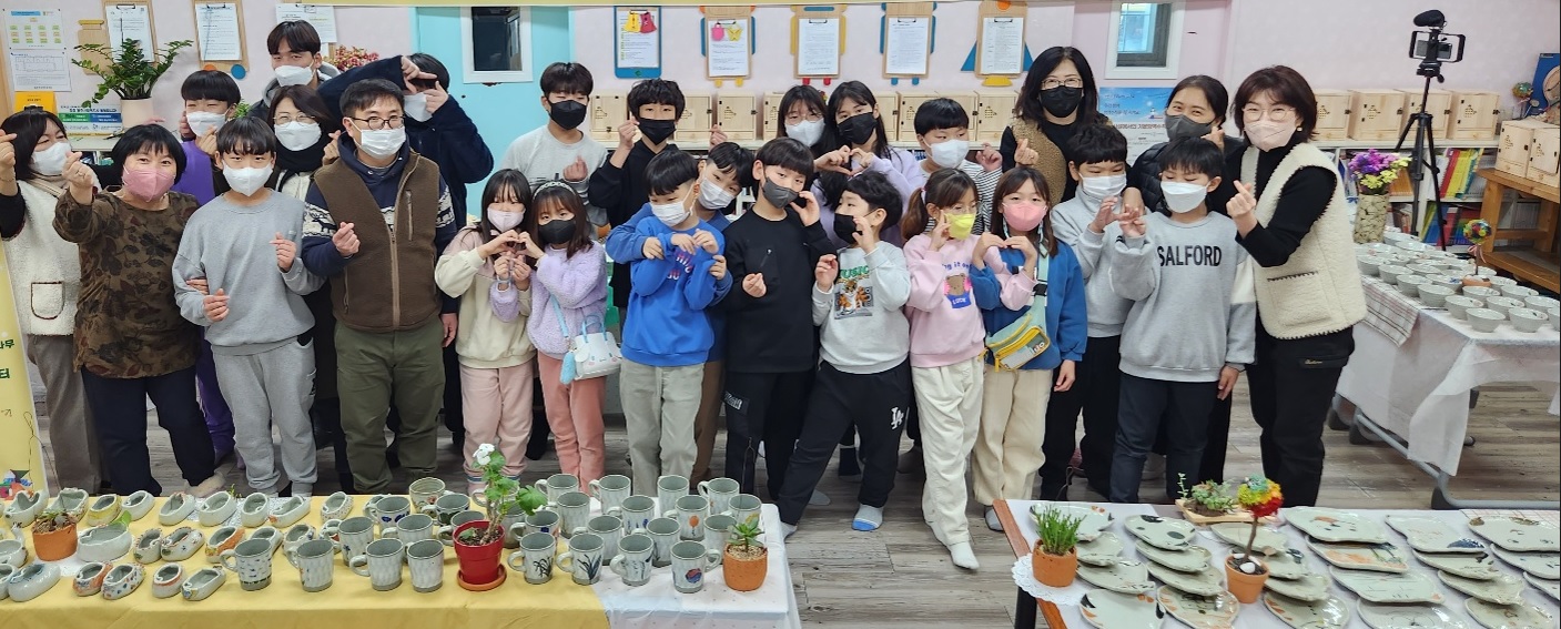 아동센터전시회.jpg