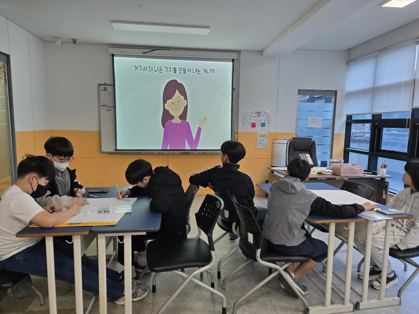 청소년재활용품활용활동.jpg