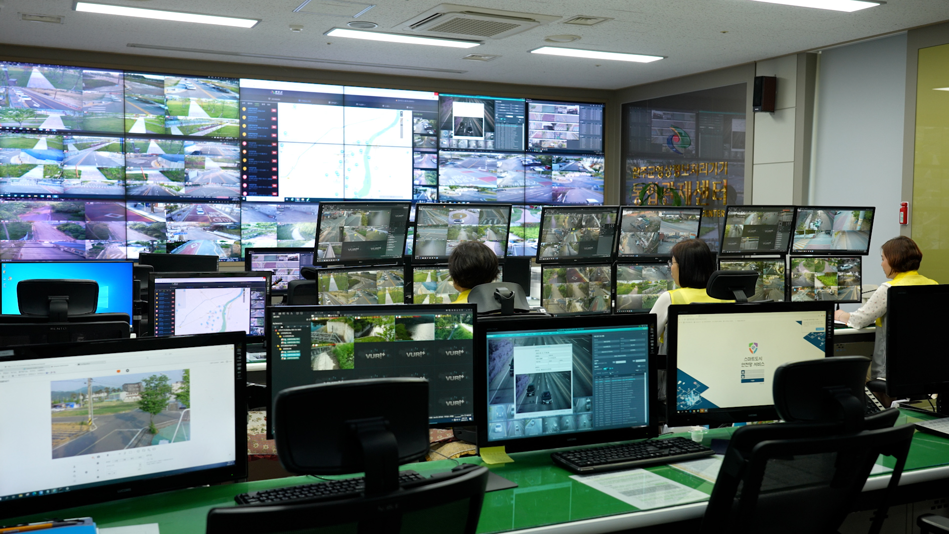 마을방범CCTV통합관제센터로이전-완주군CCTV통합관제센터.jpg