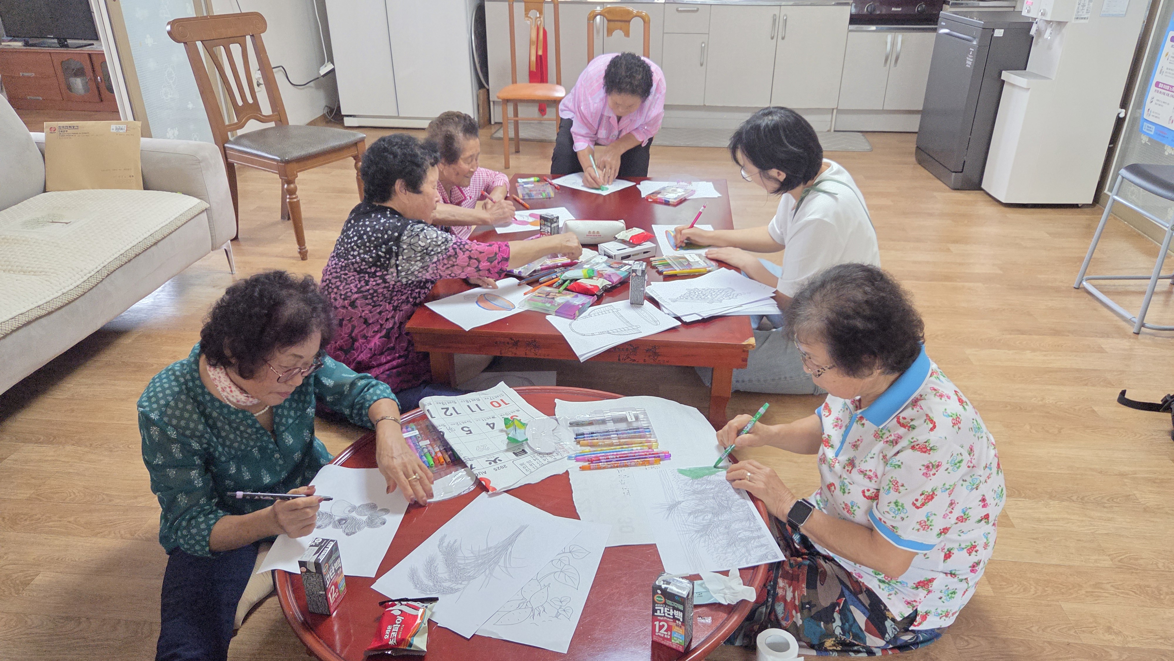 고산화정마을어르신레시피책출간 (1).jpg