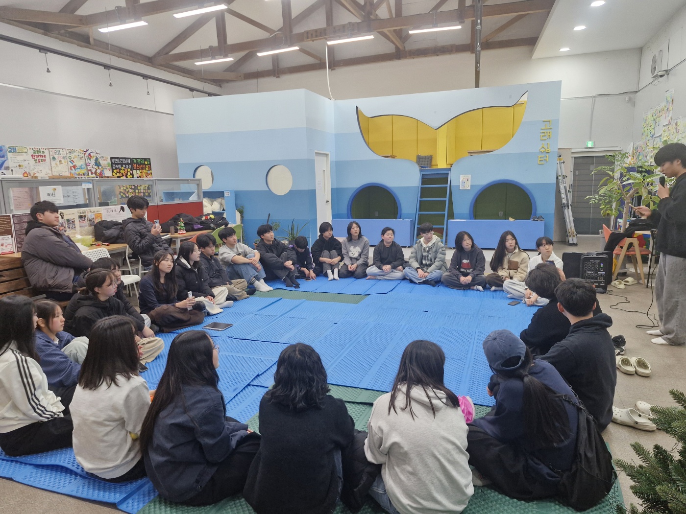 청소년센터고래졸업생응원.JPG