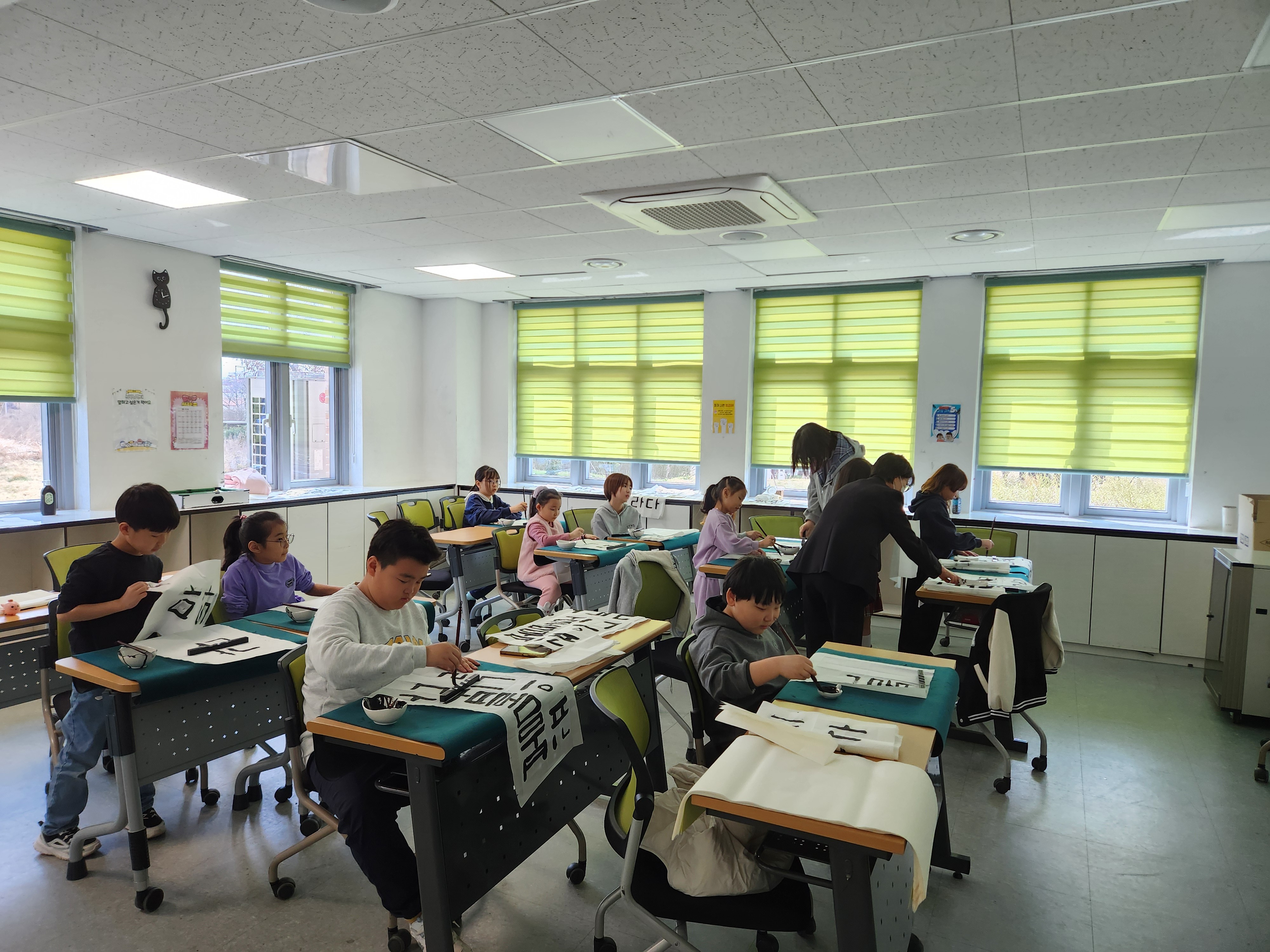 서예교실청소년3명전북비엔날레입상.jpg