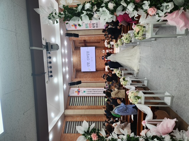 화산면_다문화부부뒤늦은결혼식.jpg