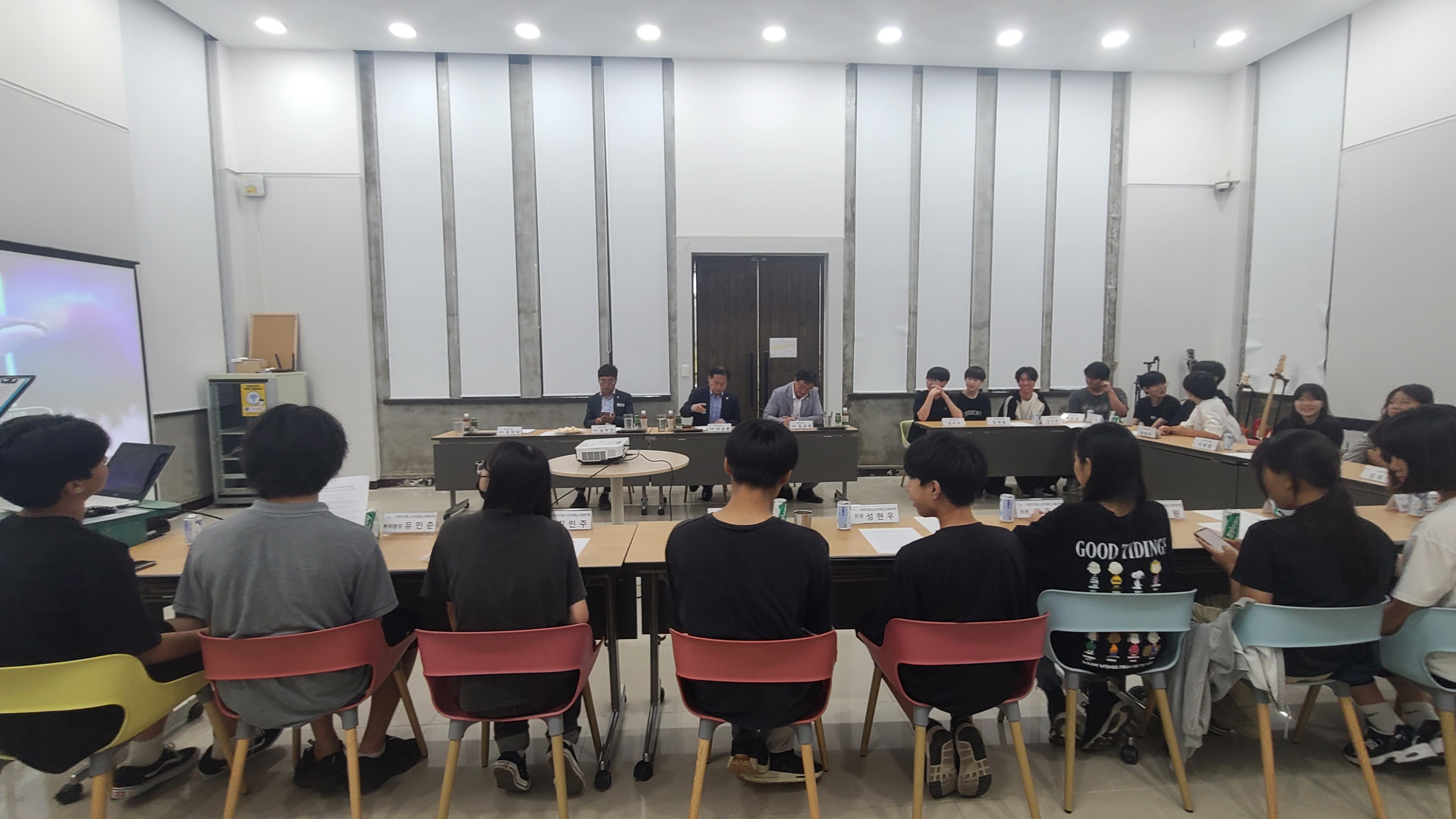 완주군청소년의회고산권군의원간담 (1).jpg