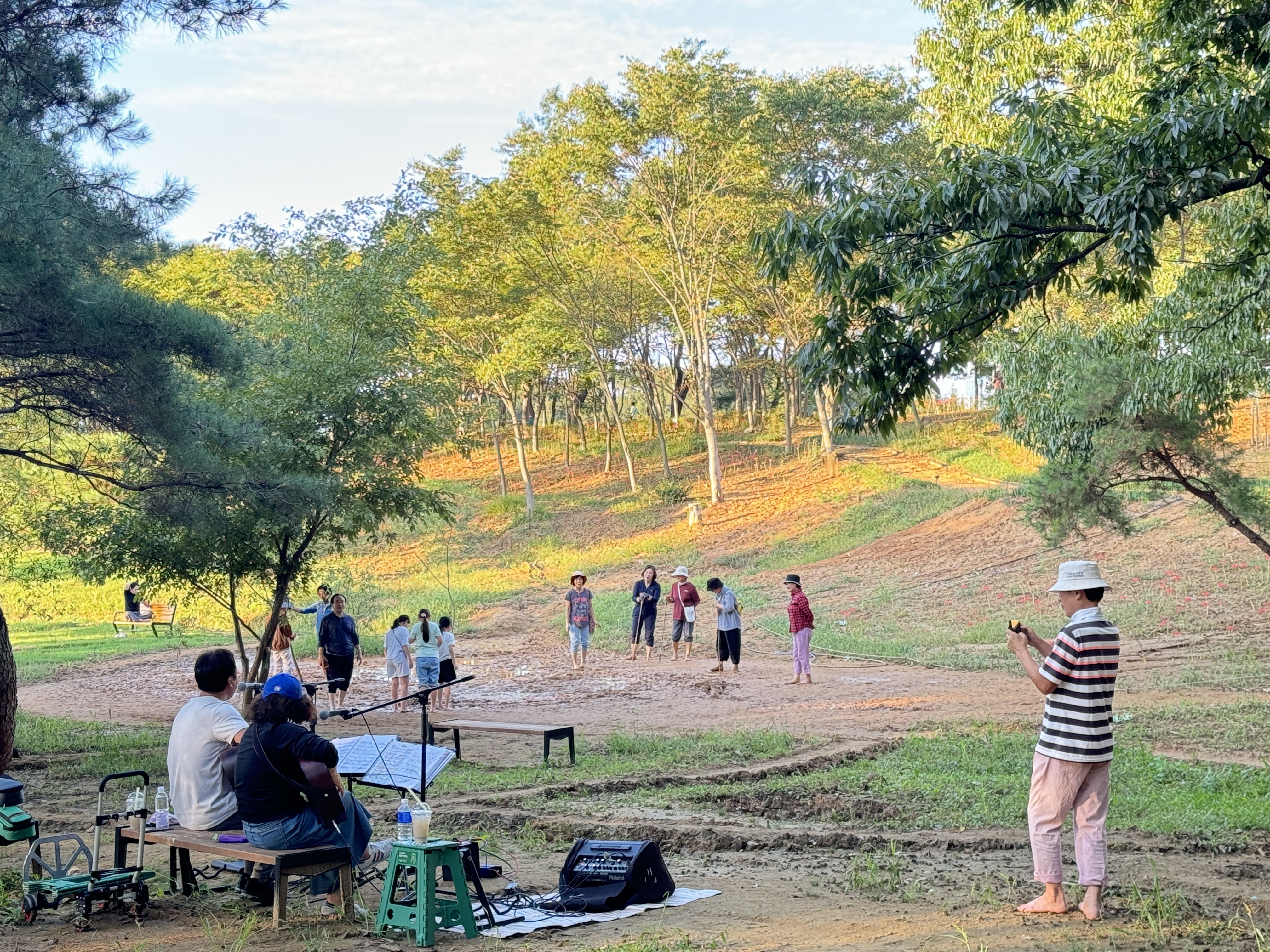 완주로 버스킹 찾아가는 문화예술공연.jpg