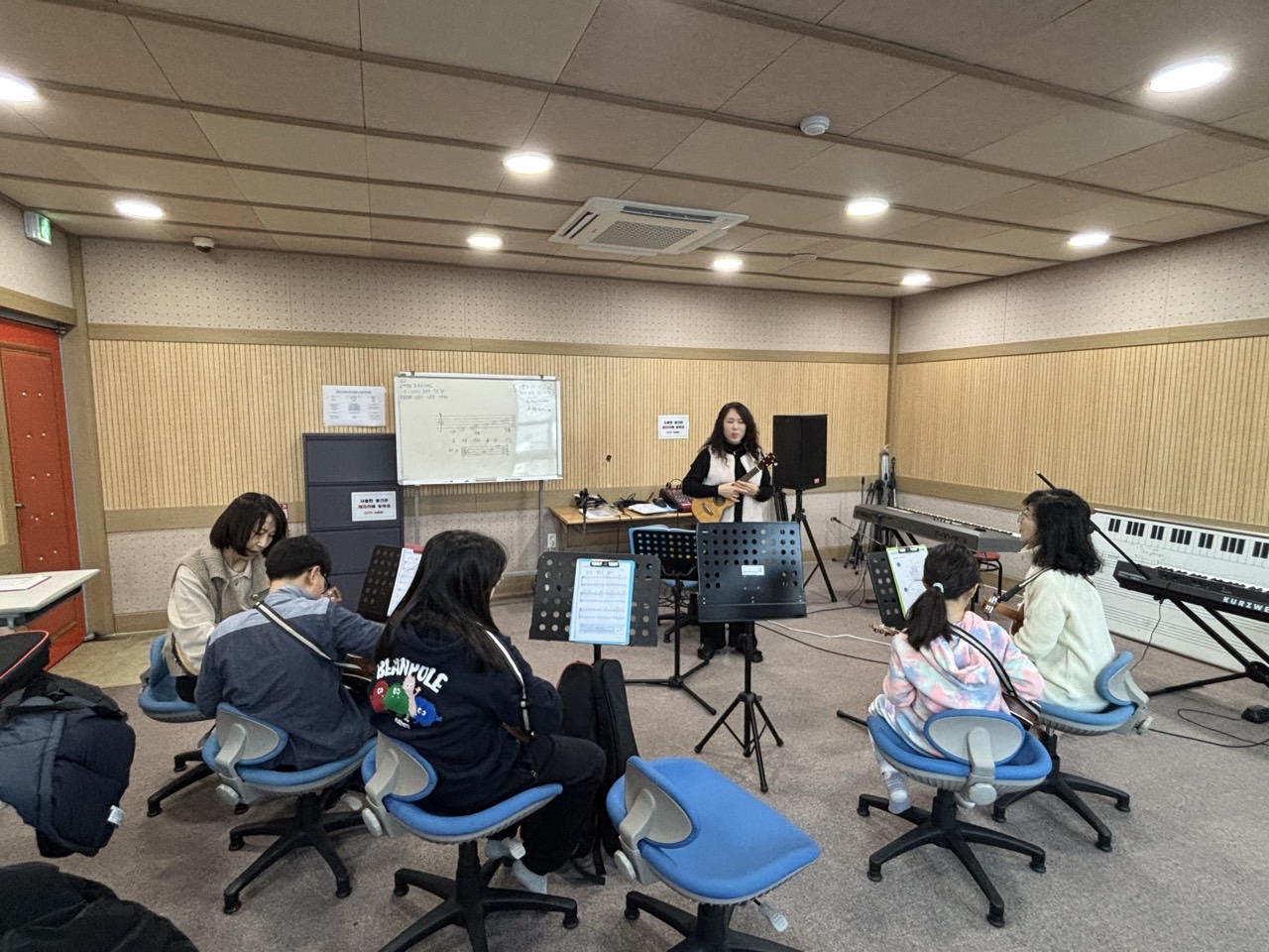 가족과함께한우쿨렐레교실 (1).jpg