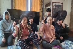 완주 청소년들, 홀몸 어르신께 ‘정성 가득’ 요리 배달