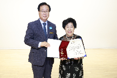 완주군, 6·25 참전유공자 유족에 무공훈장 전수
