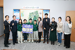 “완주 로봇 영재, 세계 누빈다” 격려금 전달