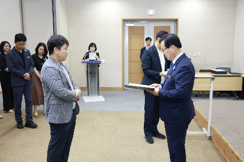 하반기 사령교부 6급이상 (118).JPG