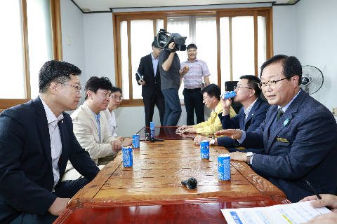 8.8 고용노동부장관 외국인 근로현장방문 (8).jpg