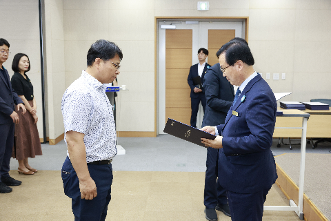 하반기 사령교부 6급이상 (108).JPG