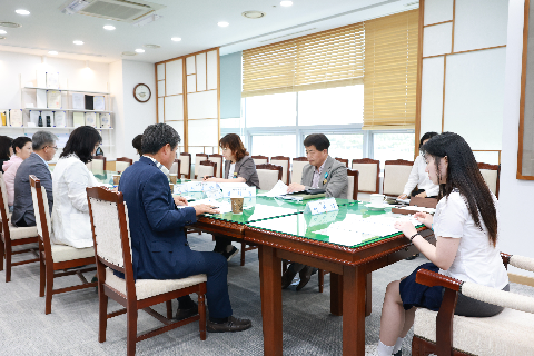 이한나어린이청소년의회의원 1일 군수 위촉식 (26).JPG