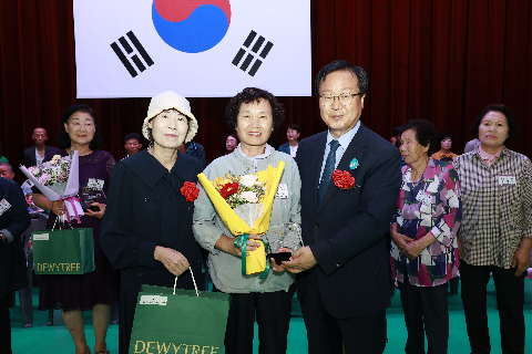 효도대상 시상 및 어르신 위안행사 (83).JPG
