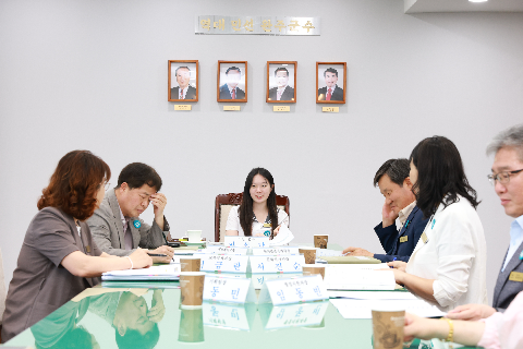 이한나어린이청소년의회의원 1일 군수 위촉식 (30).JPG