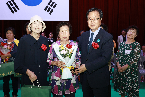 효도대상 시상 및 어르신 위안행사 (86).JPG