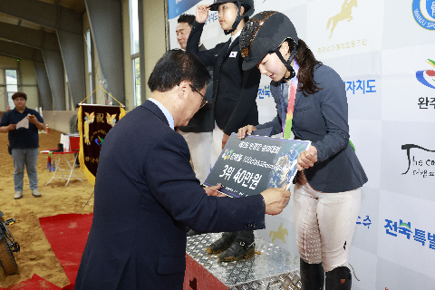 제2회 만경강배 승마대회 (24).JPG