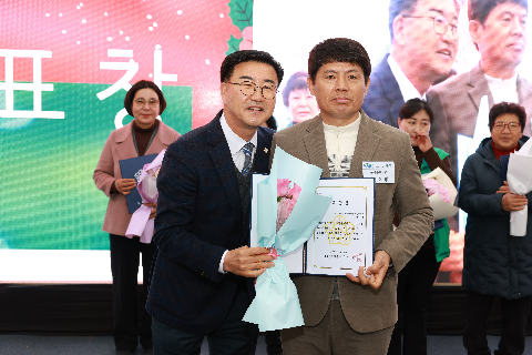 완주군 새마을지도자대회 & 크리스마스 축제 (57).JPG