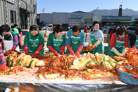 고산면부녀회 김장김치 나눔행사 (5).JPG