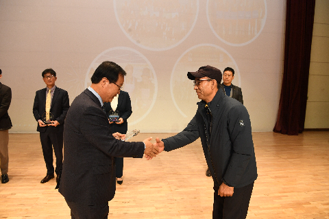 직원월례회 (43).JPG