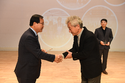 직원월례회 (74).JPG