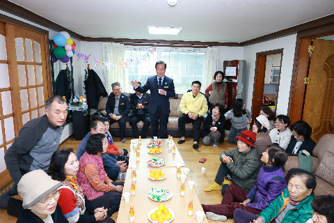 신기마을 어르신 작은도서관 차담회 (9).JPG