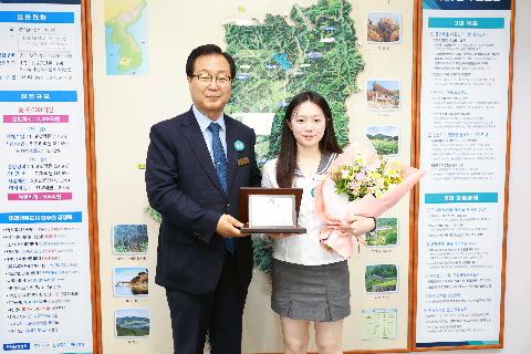 이한나어린이청소년의회의원 1일 군수 위촉식 (7).JPG