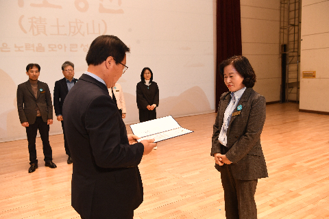 직원월례회 (9).JPG