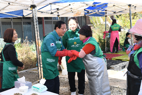 고산면부녀회 김장김치 나눔행사 (1).JPG