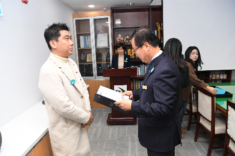 민원처리 단축 우수공무원 표창장 수여식 (26).JPG