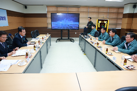 기업체 방문(코릴,아데카코리아,에프엘에스정공,오디텍) (45).JPG