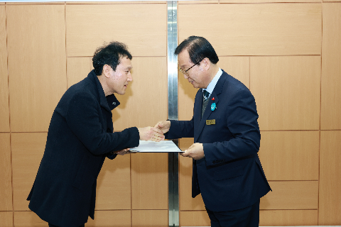 완주군 외국인주민 지원시책 자문위원 위촉식 (9).JPG
